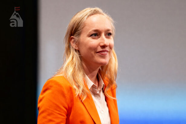 melanie olmstead